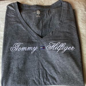 Women’s v neck Tommy Hilfiger